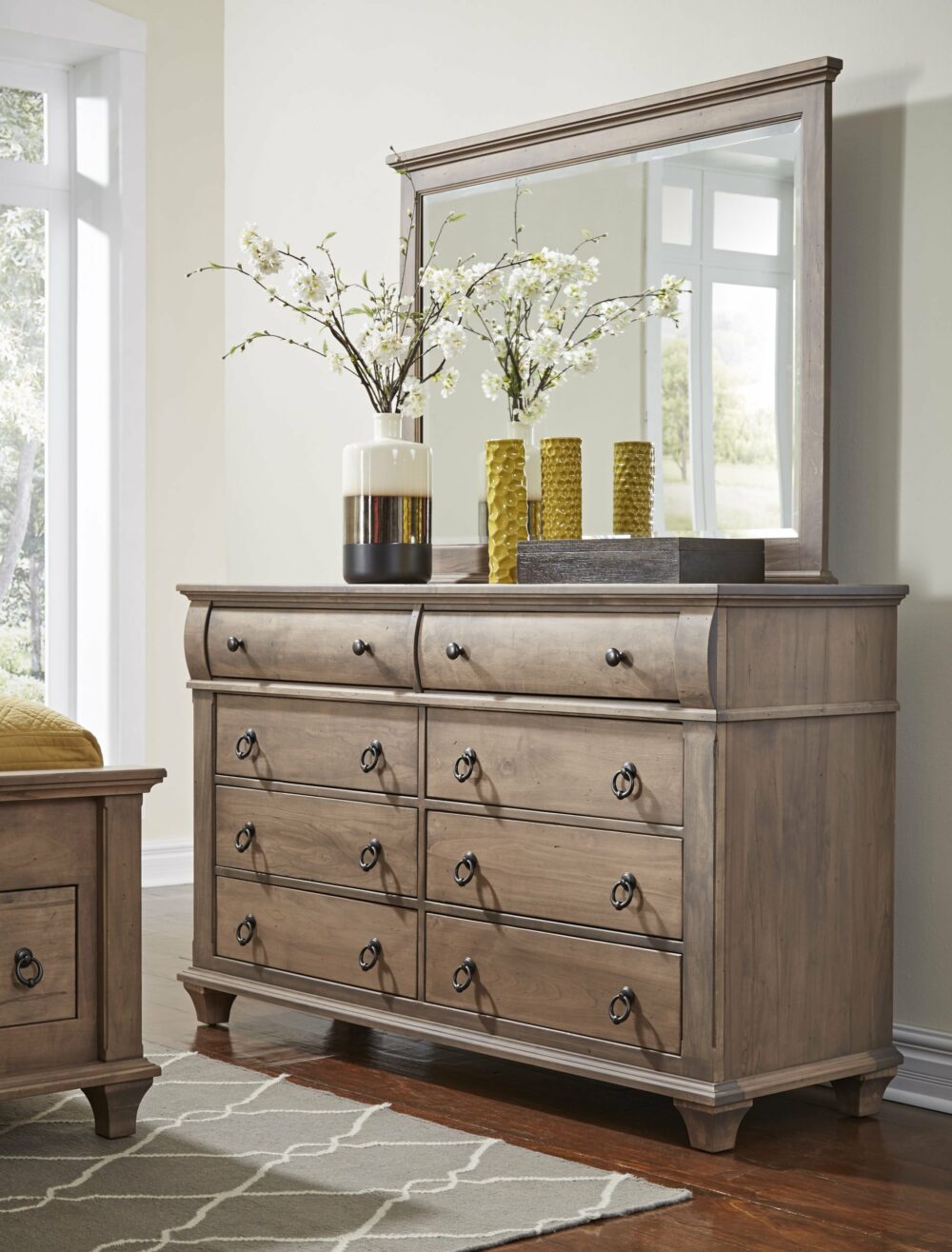 Reminisce Dresser