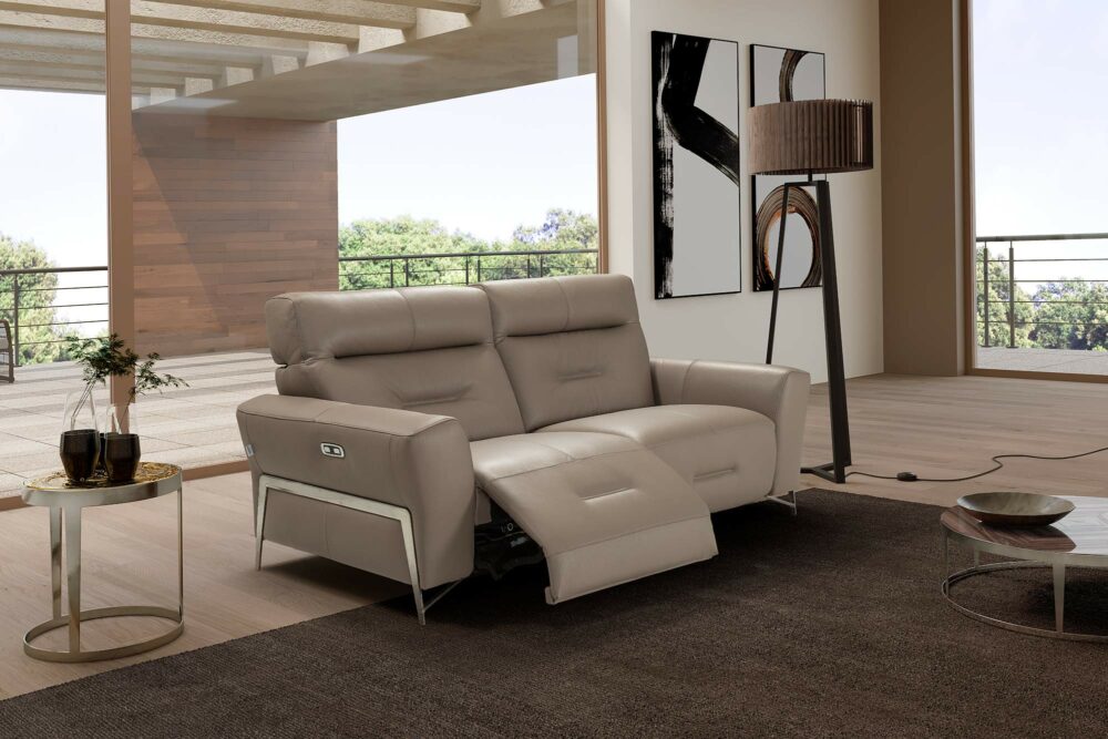 I779 Sofa - Image 2
