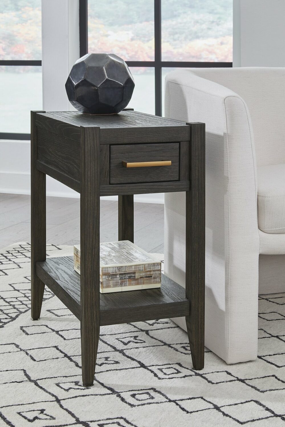 Manhattan Chairside Table