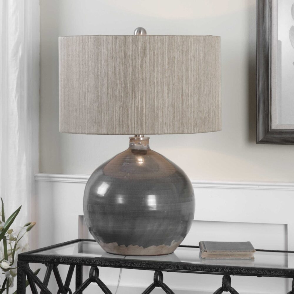 Vardenis Table Lamp - Image 2