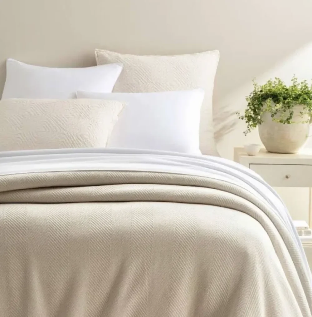 Herringbone White/Ivory Blanket King