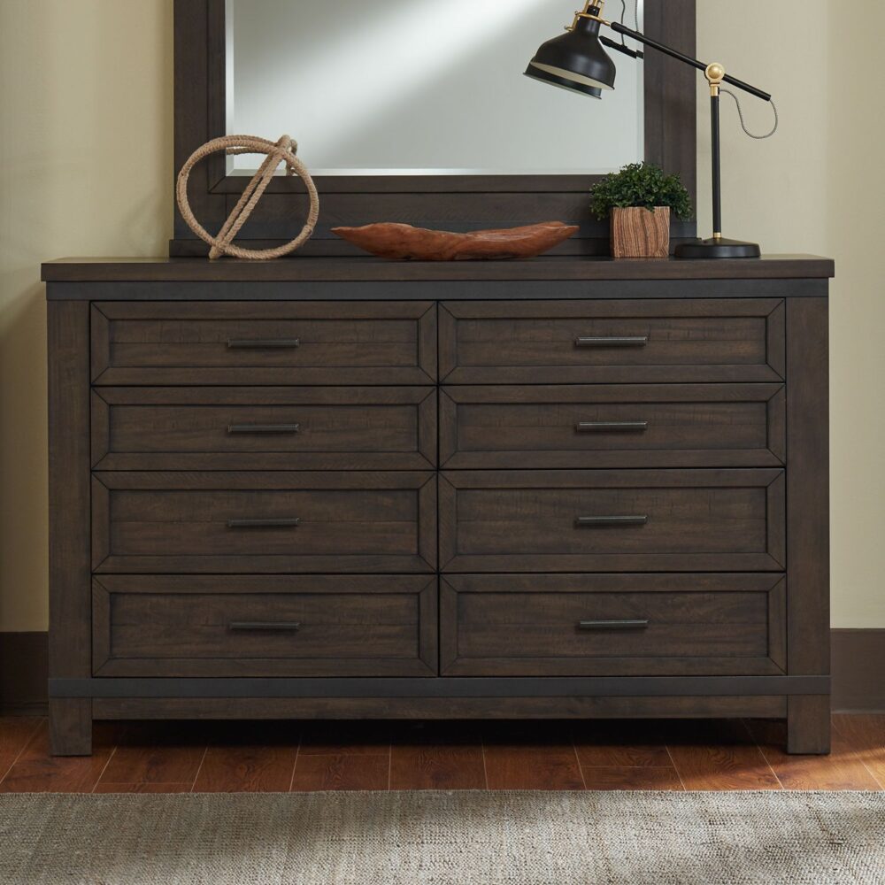 Thornwood Hills 8 Drawer Dresser